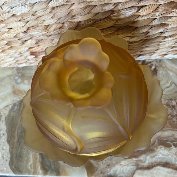 Frosted Amber Cabbage Covered Dish - Picture 6 of 7